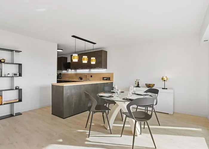 Apartment 4 Etoiles - Vue - 2 - Parking - Piscine *