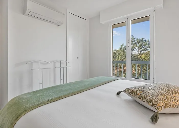 4 Etoiles - Vue - 2 - Parking - Piscine *