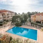 4 Etoiles - Vue - 2 - Parking - Piscine
