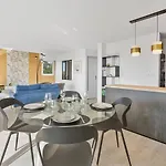 4 Etoiles - Vue - 2 - Parking - Piscine *