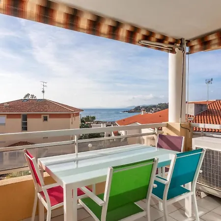 4 Etoiles - Vue - Piscine - 2 - Garage *