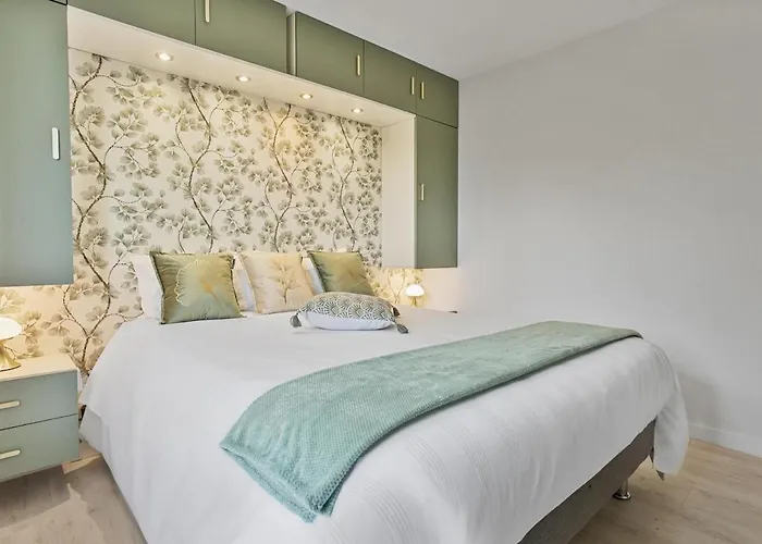 4 Etoiles - Vue - 2 - Parking - Piscine